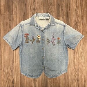 Vintage Chambray Casey & Max Embroidered Flowers Button-up Tee, Tie back, Size S